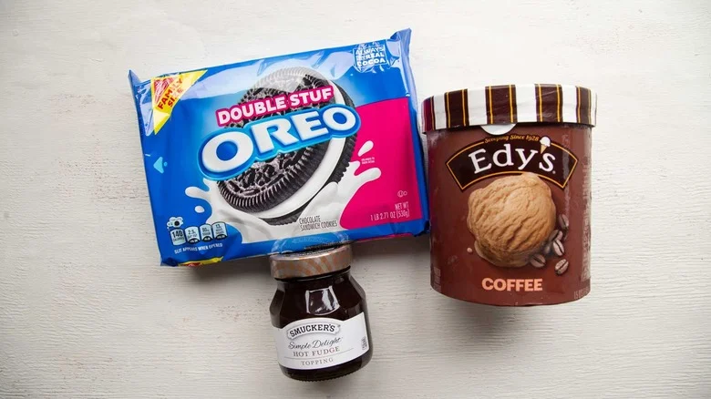 Oreos, ice cream, and fudge sauce