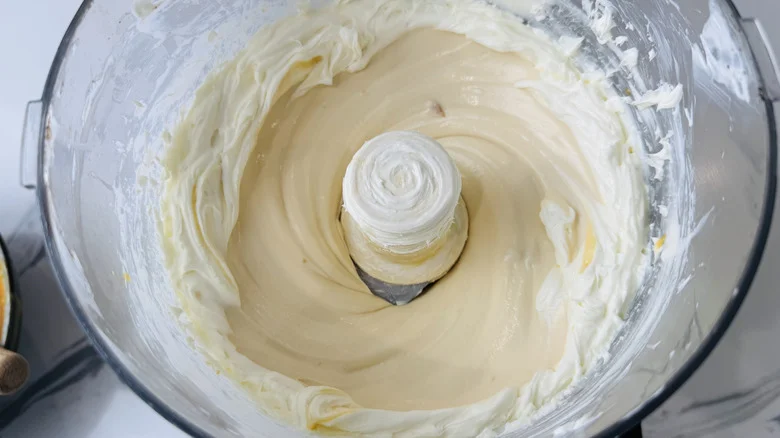 Caramel cheesecake filling in food processor