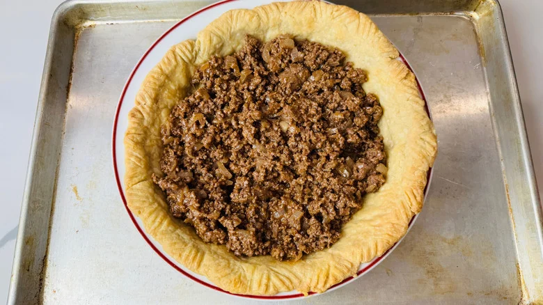 Pie crust with beef filling